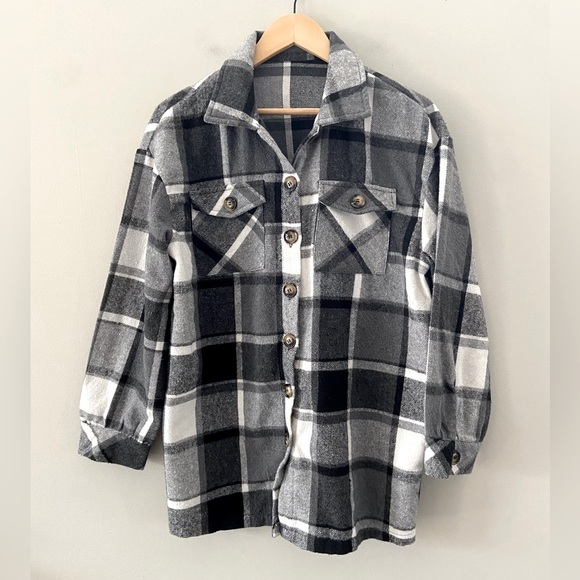 SHEIN Oversized Plaid Button Down Fall Lightweight Shirt Jacket - Picture 1 of 3